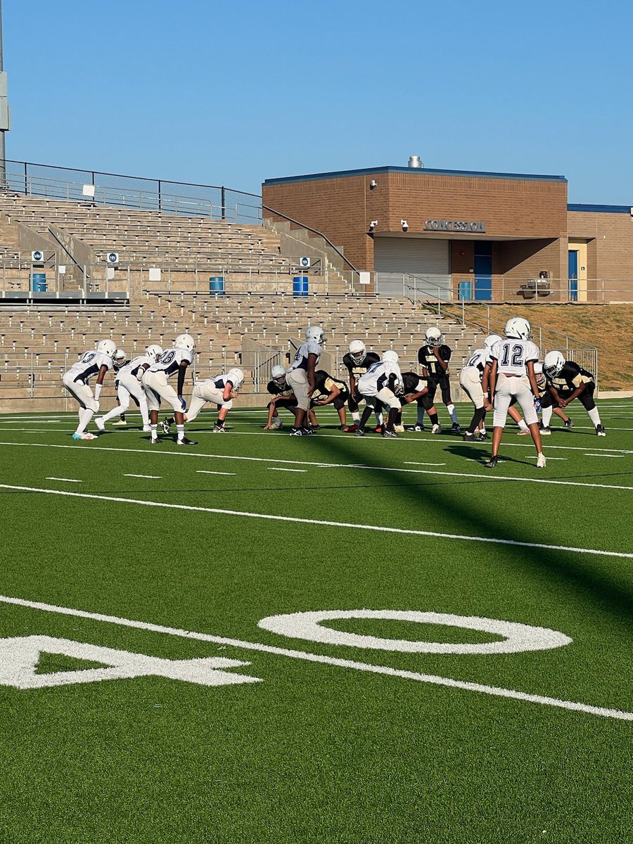 CHighFB's tweet photo. When you got your 3 feeder schools playing, you do whatever it takes to get there and support our #FutureRangers! #DivideNConquer #SplitStaffSupport https://t.co/g53yBXFm8s