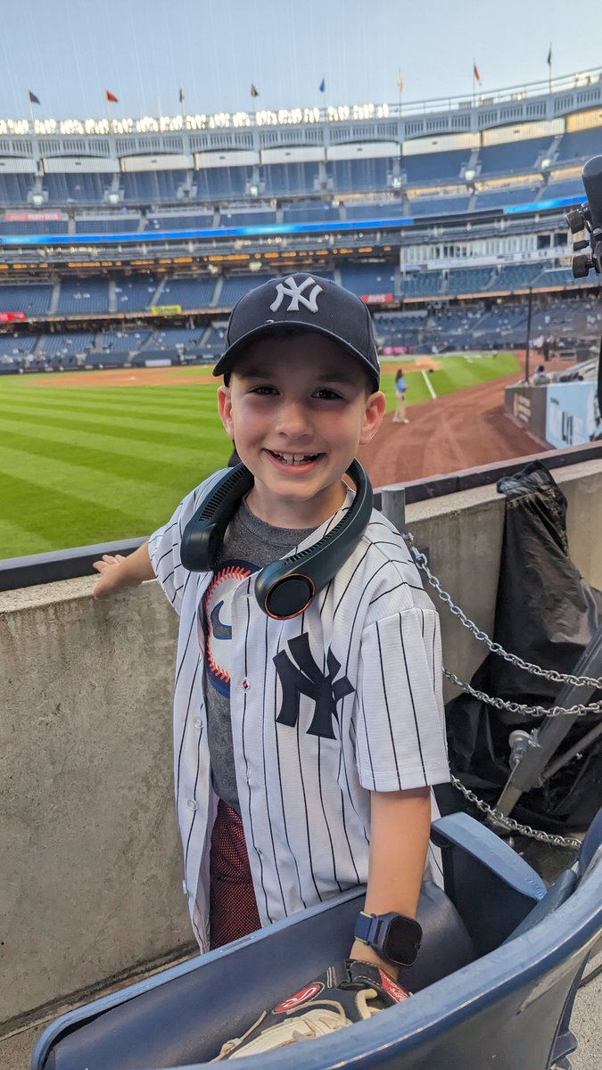 virtuallymath's tweet image. Beautiful night for baseball! #RepBX #Yankees #YANKSonYES #NYY