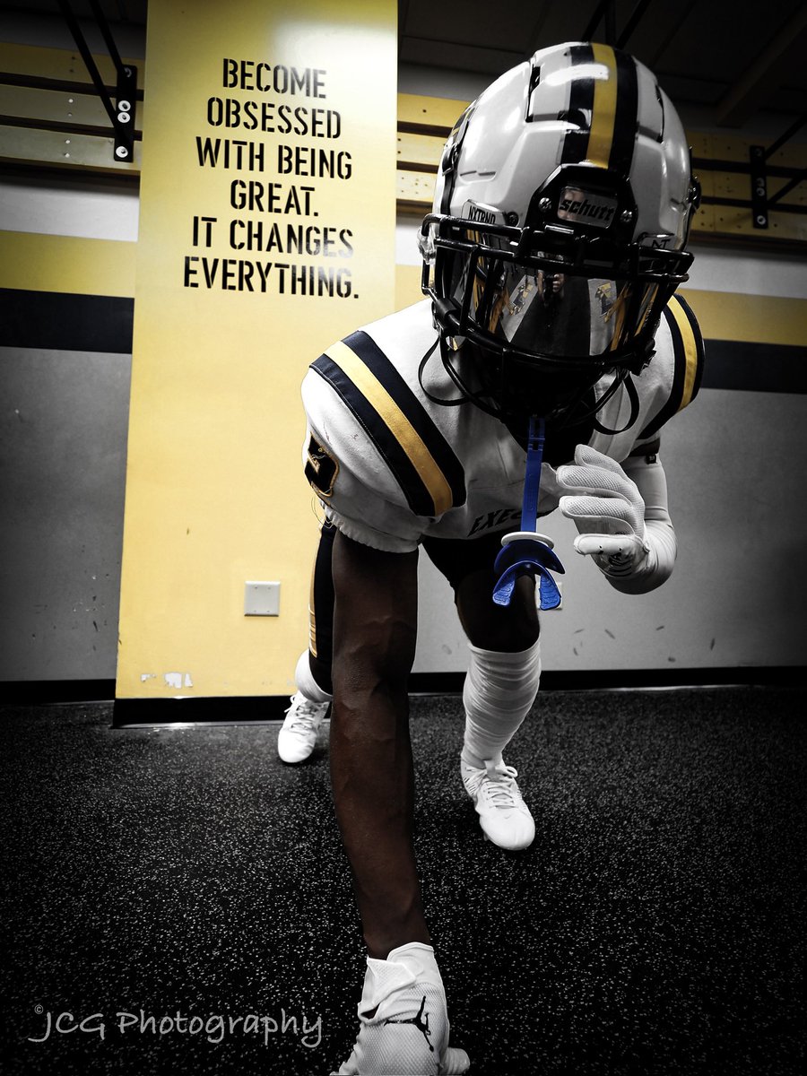 EEACS_CoachFord's tweet photo. 2 days until Bristol!! 💪🏿🏈🦖 @DeShawnShaw60 https://t.co/2kzF3wdWKj