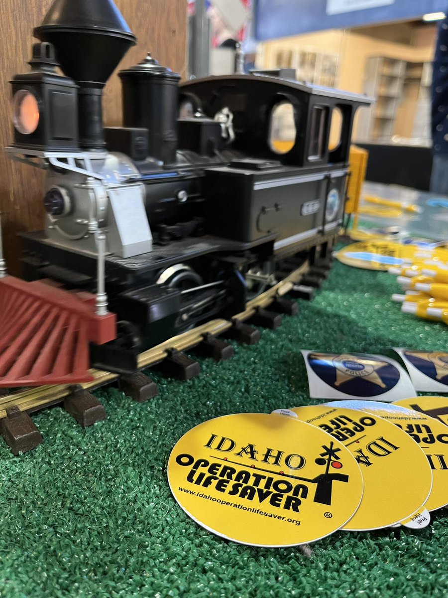 BonnevilleCSO's tweet photo. Visit the Idaho Operation Lifesaver booth at the Eastern Idaho State Fair, sign up to win a trainset and learn about rail crossing safety! #nationalrailsafetyalliance. 
#BCSOTeam https://t.co/B9r5jeoFic