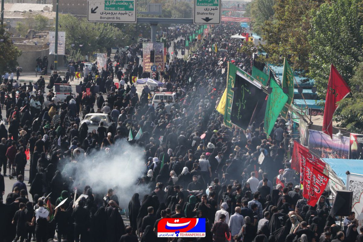 soore_khanoom's tweet photo. حضور خیل عظیم عزاداران تهرانی در راهپیمایی #جاماندگان_اربعین :))
#حب_الحسین_یجمعنا https://t.co/KIYyn5Tiyq