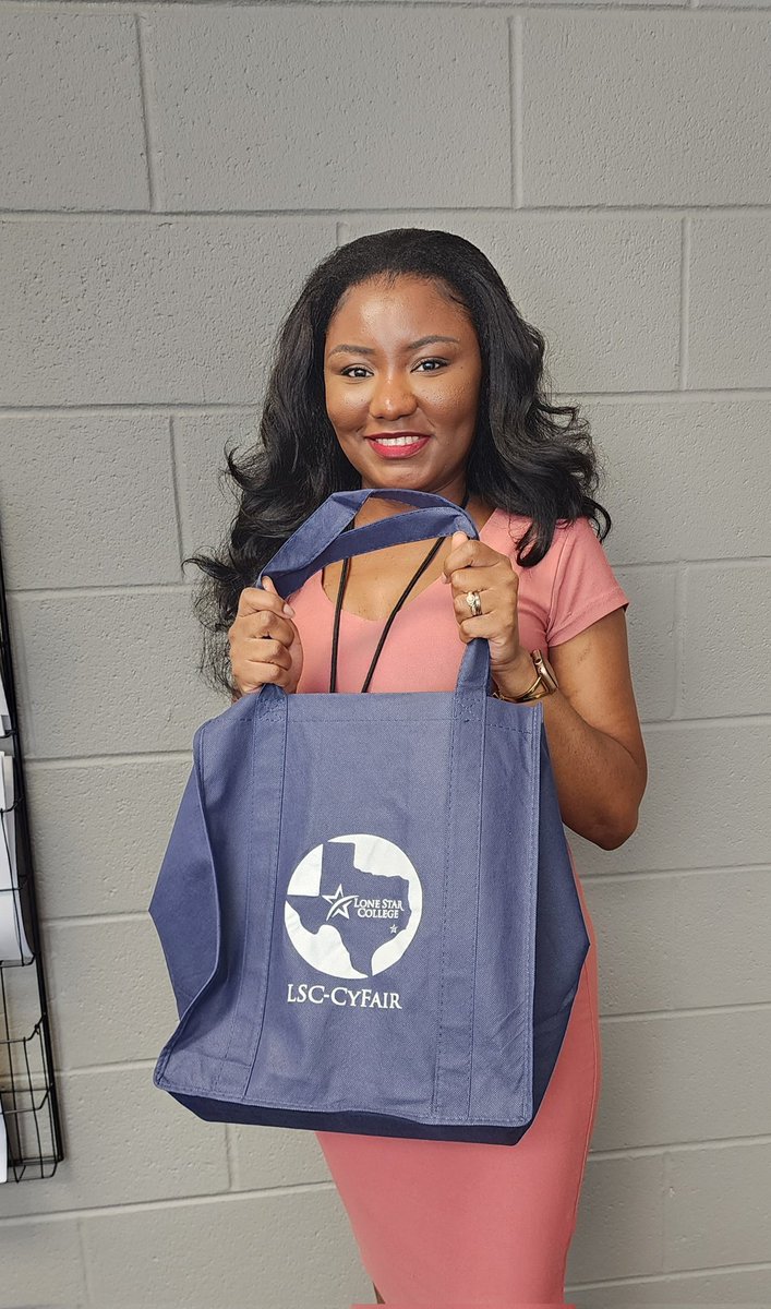 MrsMSuarez's tweet photo. Spent the day making sure our @CypressParkHS Dual Credit Tigers are set for the year! Many thanks to @LSCCyFair for the swag for our DC teachers! @CyParkCCS https://t.co/knIVs5JA4M