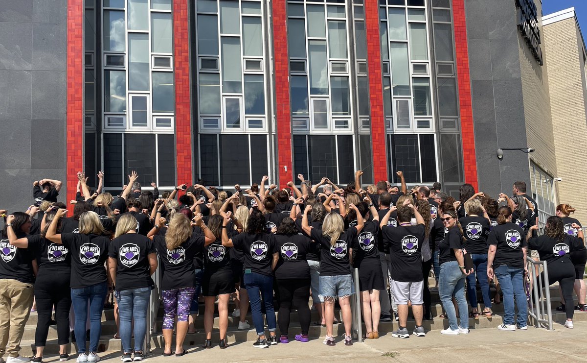 msgabbygraves's tweet photo. Great start to our year! There’s no place I’d rather be then @GreeceOdyssey 💜🖤 #EkStrong #WeAreOdyssey https://t.co/j4oqO9U0ja