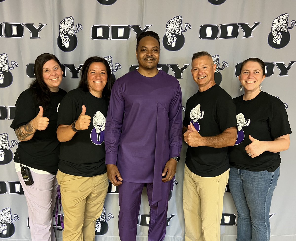 msgabbygraves's tweet photo. Great start to our year! There’s no place I’d rather be then @GreeceOdyssey 💜🖤 #EkStrong #WeAreOdyssey https://t.co/j4oqO9U0ja