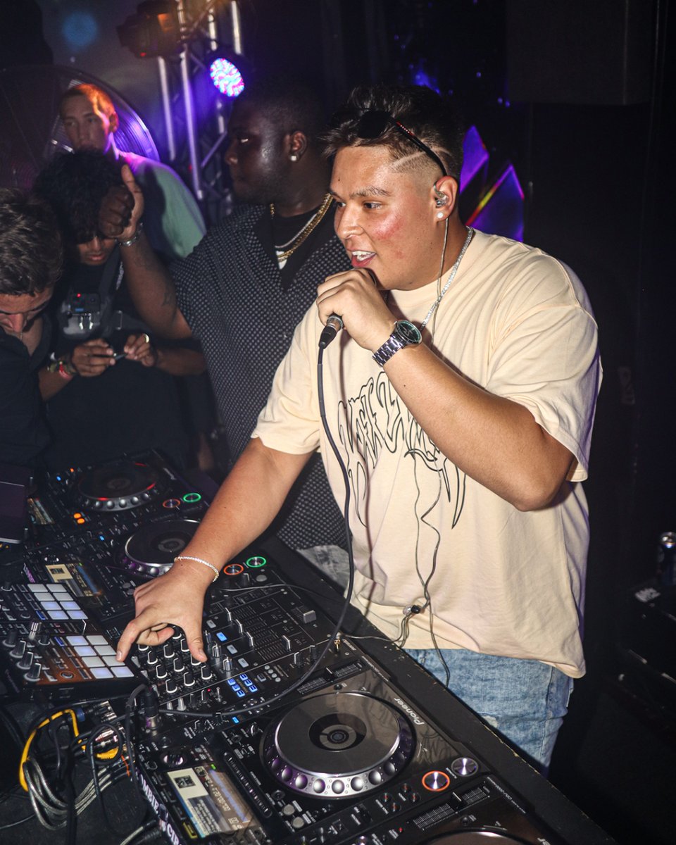 Jsaphat's tweet photo. SHOUT OUT TO EVERYONE WHO CAME OUT TO THE BACK 2 CLASS BANGER ⭐ IT WAS A MOVIE 🎬 SEE Y'ALL AGAIN VERY SOON 😈🔱 https://t.co/vdmAnyvWf9