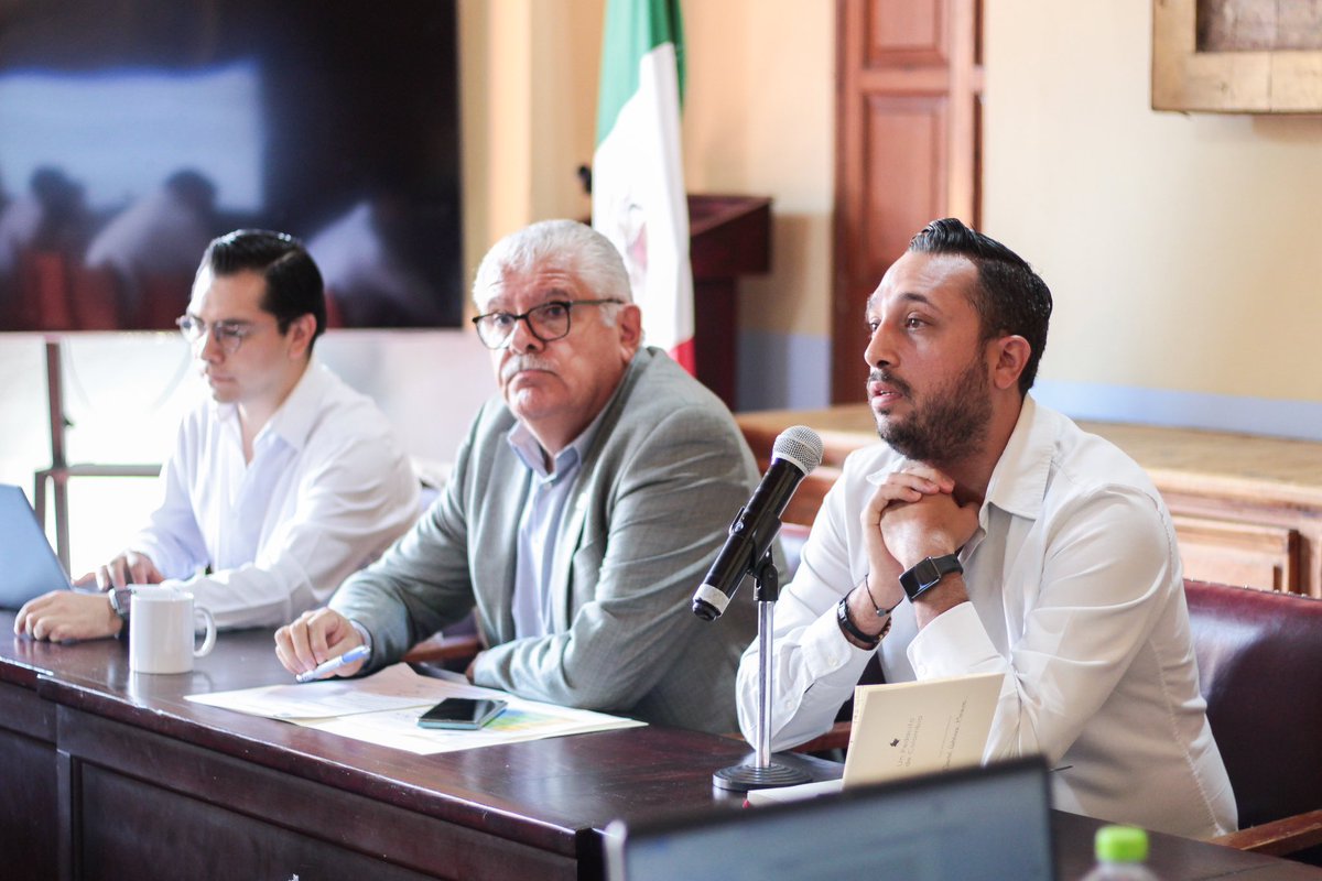 MarthaDelgadoZ's tweet photo. Tercer mesa de trabajo para la revisión del documento del Segundo Informe de Gobierno Municipal. 
Participaron las dependencias de: 

- Unidad de Innovación y Políticas Públicas 👨‍💻🗂️
- Dirección General de Desarrollo Turístico y Económico 🚌🏞️ https://t.co/4pOjRwyTH1
