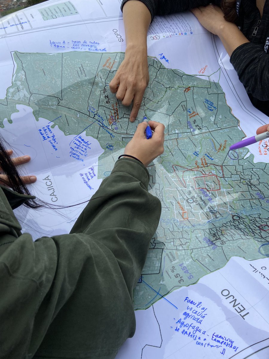 🗺️ Estamos construyendo un mapa de iniciativas de manejo de los residuos orgánicos en #Chía

🧑‍🦯 En nuestros primeros encuentros de comunidad pasamos por el cerro de La Valvanera, la plaza de mercado y un proyecto de compostaje en la Biblioteca Municipal.

#ResiduosOrgánicosChía