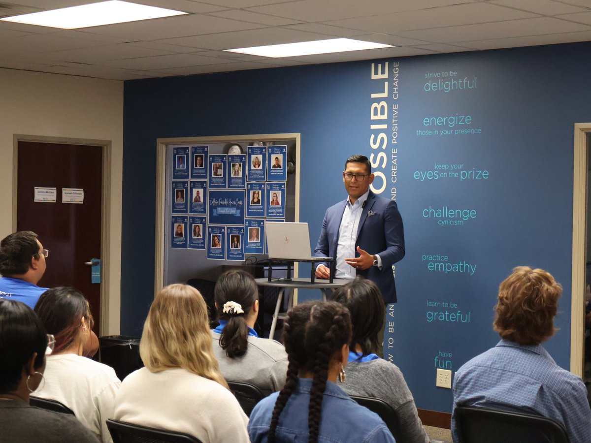 CollPossibleOMA's tweet image. We're honored to have had Senator Tony Vargas, an AmeriCorps alum, join us at #CollegePossible. His powerful words about the importance of education and service left us feeling motivated and grateful. Thank you, Senator Vargas! 🌟 #Inspiration #AmeriCorps