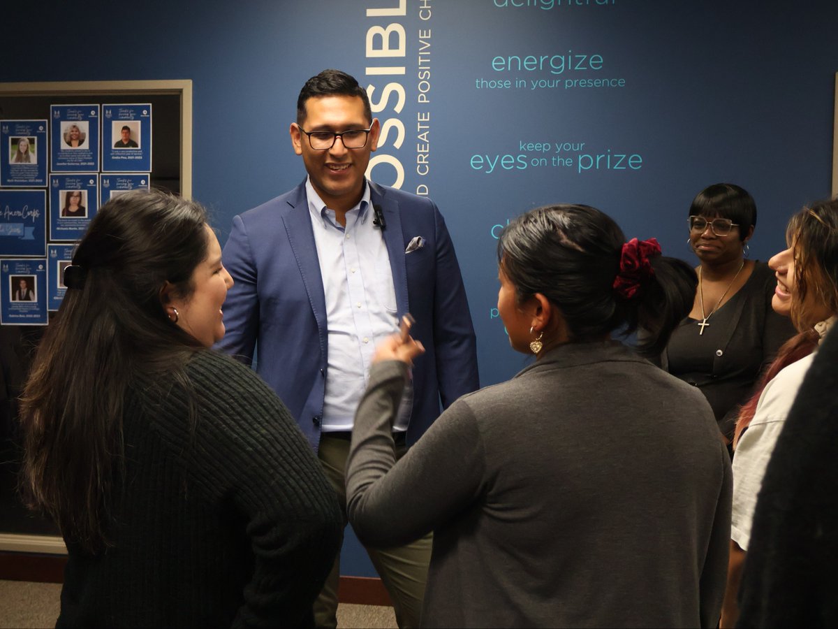 CollPossibleOMA's tweet image. We're honored to have had Senator Tony Vargas, an AmeriCorps alum, join us at #CollegePossible. His powerful words about the importance of education and service left us feeling motivated and grateful. Thank you, Senator Vargas! 🌟 #Inspiration #AmeriCorps