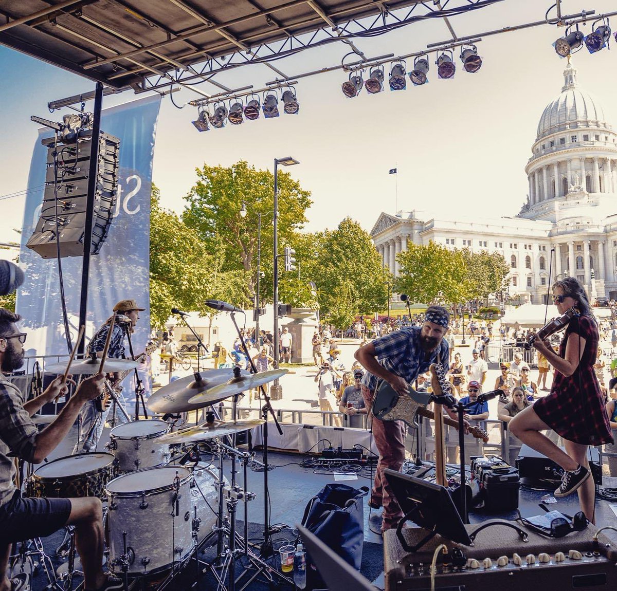fmbatn1's tweet photo. Thank you @madisonscountryq106 for that opportunity to play the big stage. Thanks to @intellasound for always being the best. Thank you #madison for being so tasty!! #thankyou #frankmartinbuschandthenames #fmbatn #tasteofmadison 📸 @shatter_imagery https://t.co/h7JpqvQPge