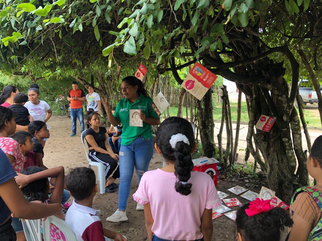 museobaranoa's tweet photo. Visitamos el barrio San Cayetano y compartimos con niños y jóvenes del sector la magia de nuestra historia 🌟 gracias a la Junta de Acción Comunal por esta invitación 🏛️ #MuseoATuBarrio https://t.co/99cIv4mUAx