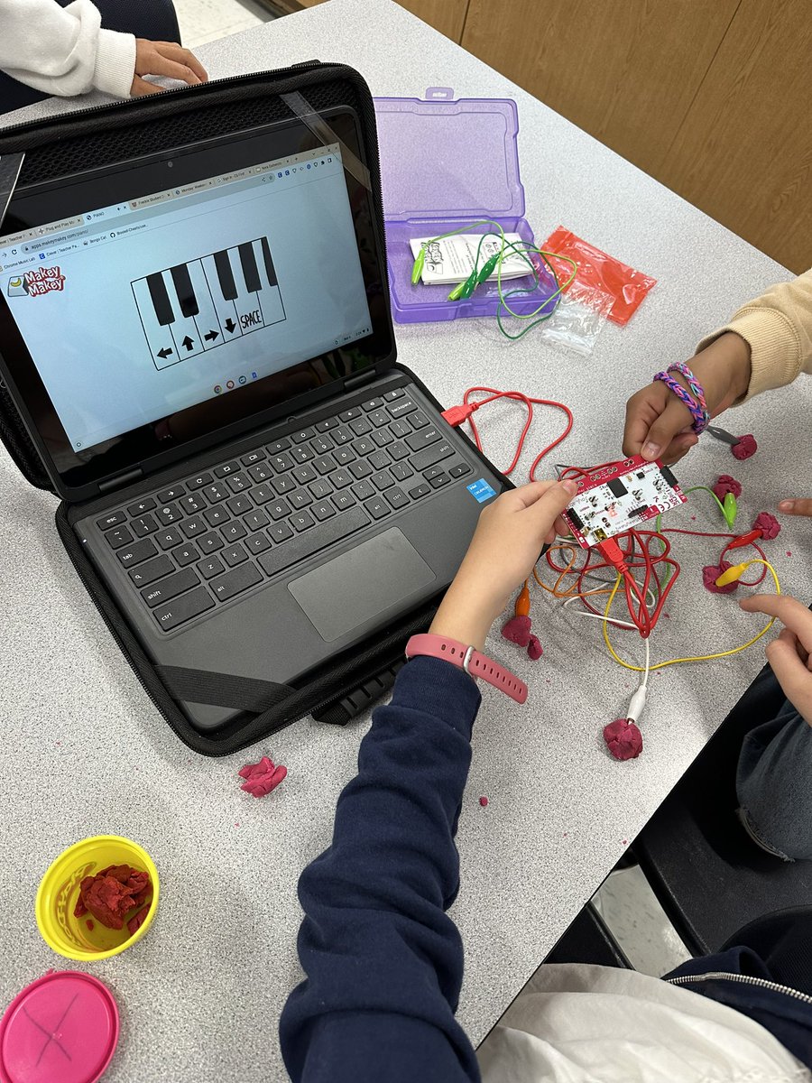 mscbmoran's tweet photo. Tested out the Makey Makey’s today! https://t.co/DPe70K68Ic