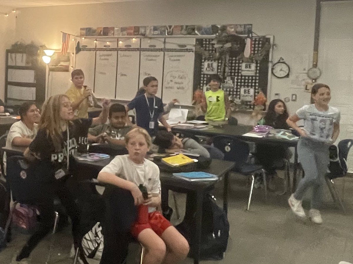 nikkimullinnix's tweet image. Today we sang and danced our way through some of our favorite songs to analyze their themes! #LionsLearning #OHJH