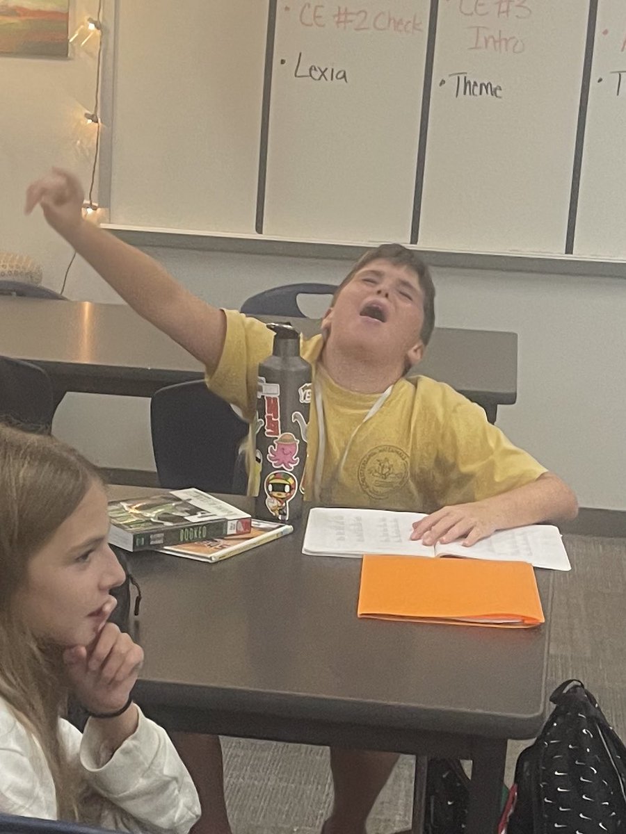 nikkimullinnix's tweet image. Today we sang and danced our way through some of our favorite songs to analyze their themes! #LionsLearning #OHJH