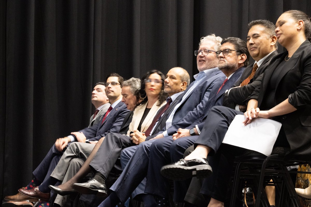 PerezBravoA's tweet photo. Así fue la exitosa inauguración del Festival de Cine de América Latina y España en Nueva Zelandia. Estuvimos presentes los embajadores de Argentina, Brasil, Cuba, Chile, España, México y Perú, acompañados de la alcalde de la ciudad de Wellington Tory Whanau. #LASFF https://t.co/HXQdEMDJp4