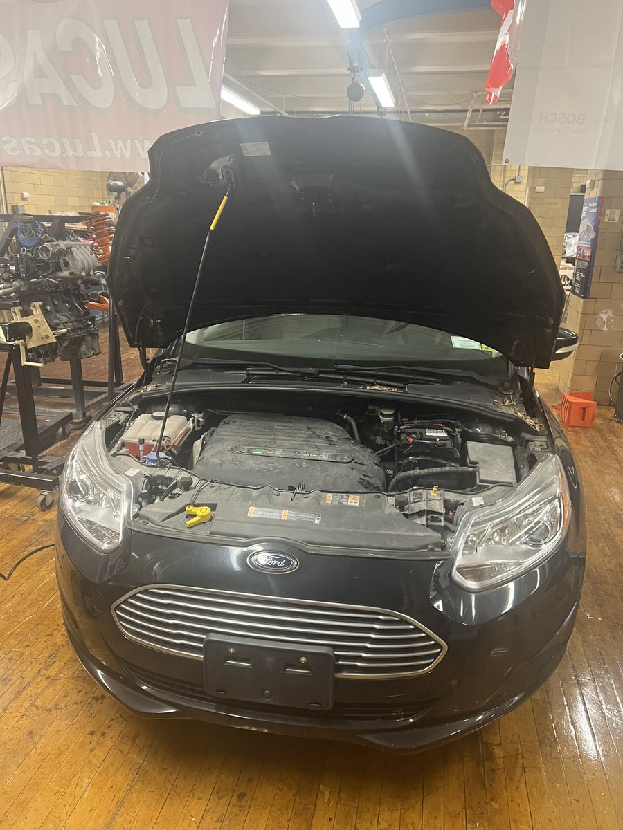 MarlonTeachTheYouth tweet media