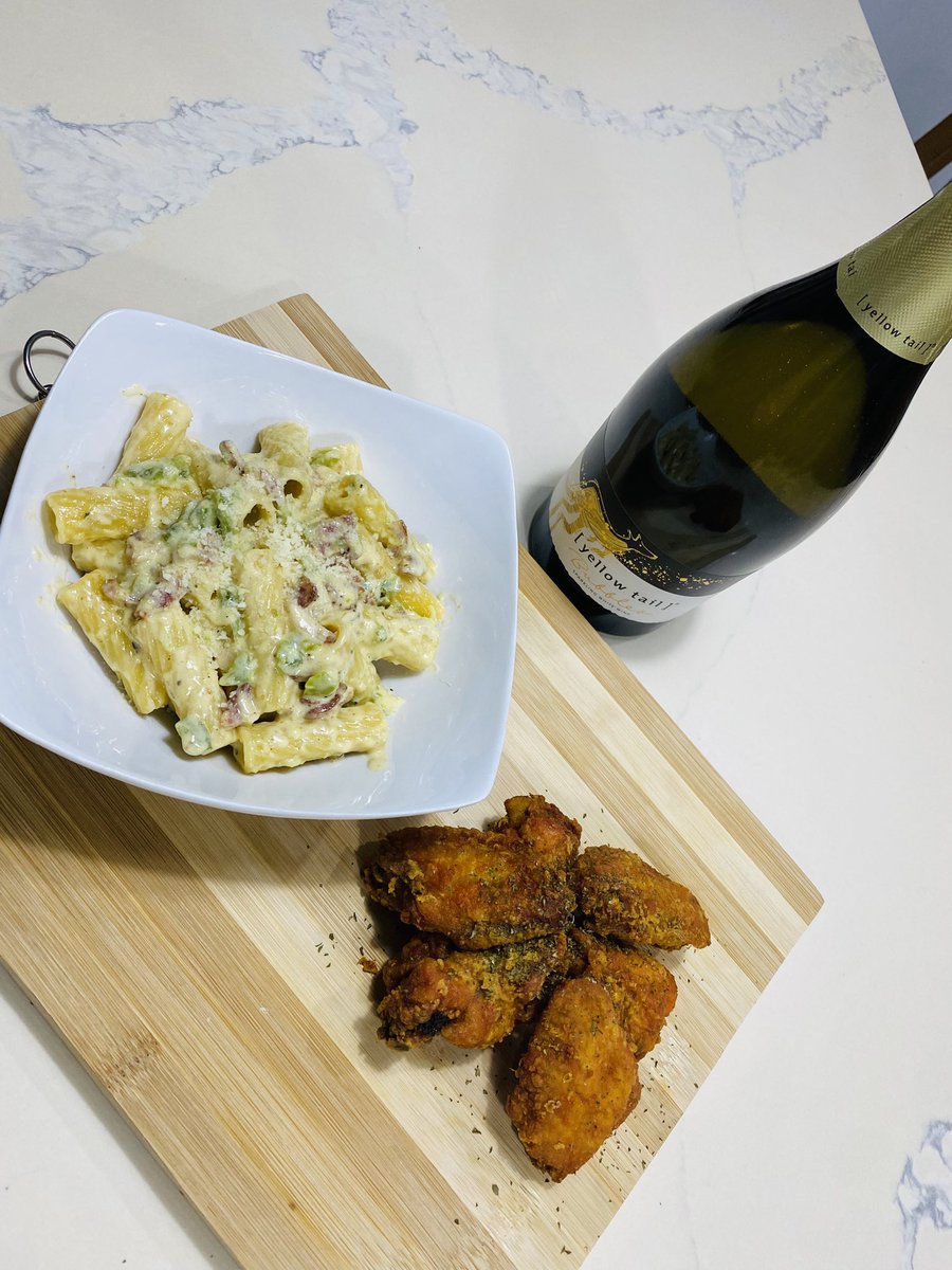 tunabouchee's tweet photo. Rigatoni carbonara with a side of orange pepper wings 🤤🤤🤤 dinner with @CPJ_SLU and Yellow Tail wines https://t.co/qpPxps1d7Q
