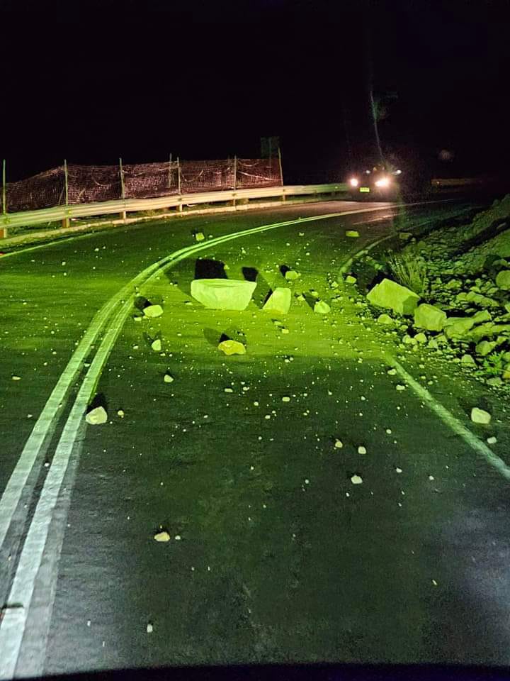 redcomunales's tweet photo. #Paihuano Precaución ruta D485 por caída de piedra tras sismo de mayor intensidad , no se reportan más novedades en esta comuna, unidades de emergencia monitorean https://t.co/fKr75XgVSb