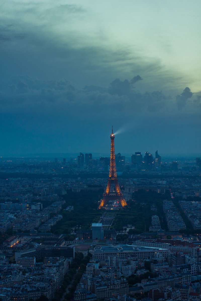 pictures's tweet photo. Paris. https://t.co/WkryWPrNcZ