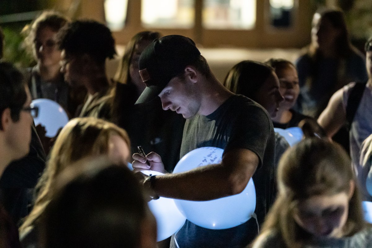 bushnelluniv's tweet photo. Last week, the Quad was filled with celebration, encouragement, and prayer as Beacon seniors spent their evening anticipating the new year during our annual Senior Blessing.
Shine the light, Class of 2024! We wish you the best this coming year! #BeaconsForLife https://t.co/AJNv944rXk