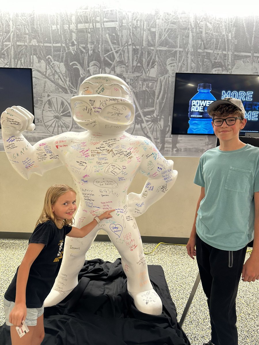 Leighton Smith tweet media