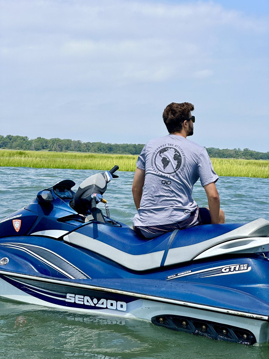 ZERONEGATIVE23's tweet photo. #Positivity fit check!โ
Check out our #ZeroNegative apparel out on the town (and on the water ๐ ๐)! We're committed to creating high-quality products that not only look great, but also promote positivity and mindfulness. Browse our selection: https://t.co/dXPlGimR6l https://t.co/IO2RS0txwB