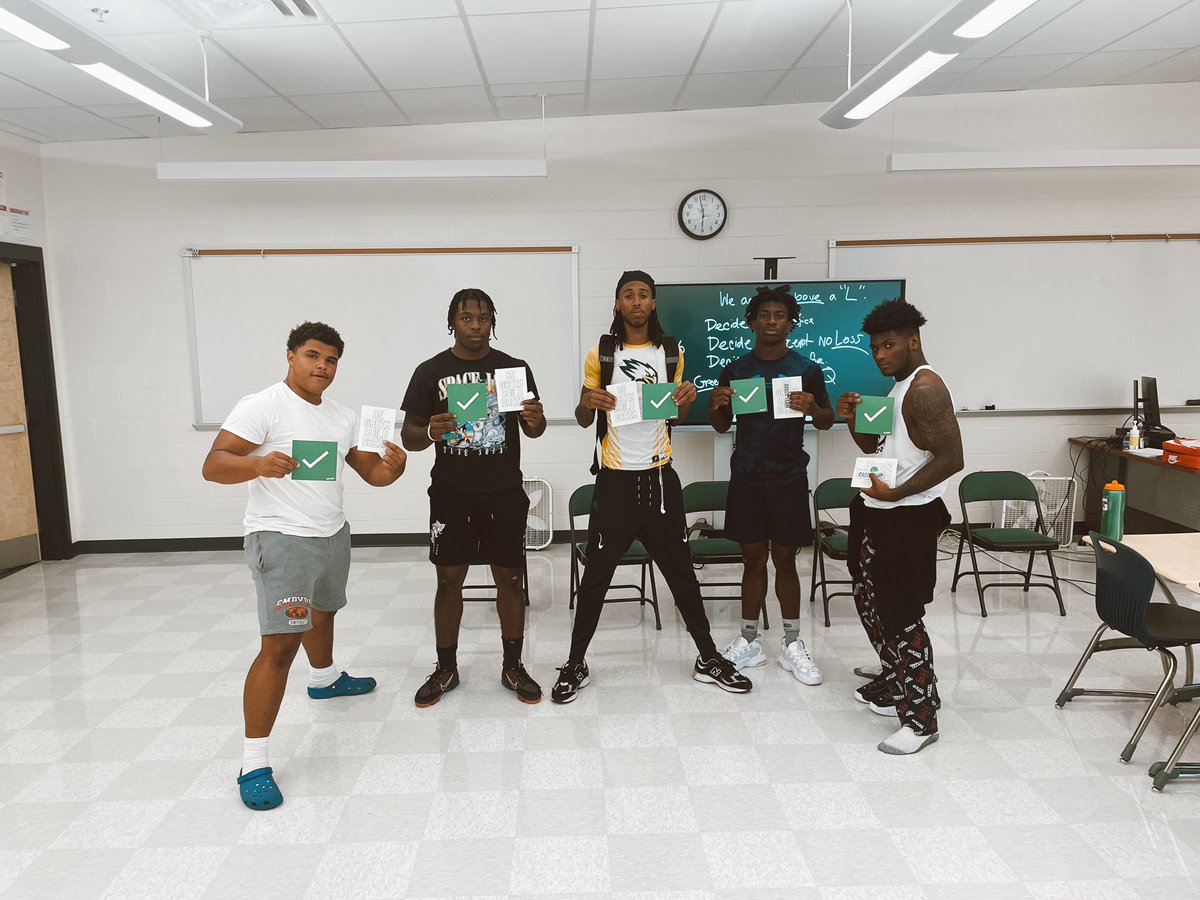 Lee Junior (@leejrunstuck) on Twitter photo Today’s <a href="/Lead_Em_Up/">Lead 'Em Up</a> session was dedicated to 5 young men who’ve shown outstanding leadership qualities on the field & off the field. Congratulations to <a href="/SVHSathletics/">SENECA VALLEY ATHLETICS</a> we officially have a GREEN team✅✅✅ Today’s <a href="/Lead_Em_Up/">Lead 'Em Up</a> session was dedicated to 5 young men who’ve shown outstanding leadership qualities on the field & off the field. Congratulations to <a href="/SVHSathletics/">SENECA VALLEY ATHLETICS</a> we officially have a GREEN team✅✅✅