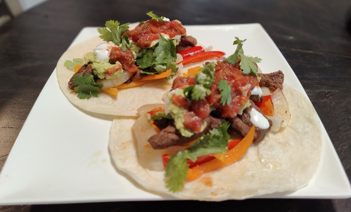 Saucy_Napkin's tweet photo. Stay hungry my friends.
#yegfood #TeamCilantro https://t.co/ycIZDZGjJv