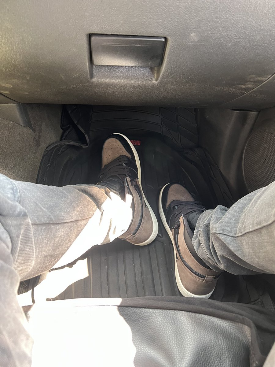 SaintsLow20's tweet photo. @DaRealMikePeezy @nikestore @Nike @Jumpman23 Chocolate 🍫 https://t.co/Qx7LDlFXVI