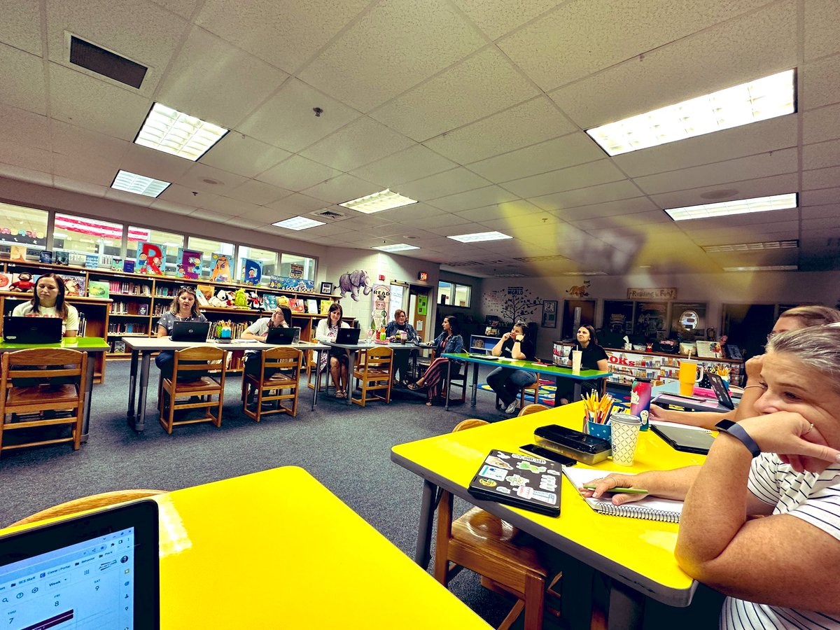 Stonewall staff gathered this morning to engage in updates, resources and rich conversations around LETRS and the Science of Reading.  #SESinspires