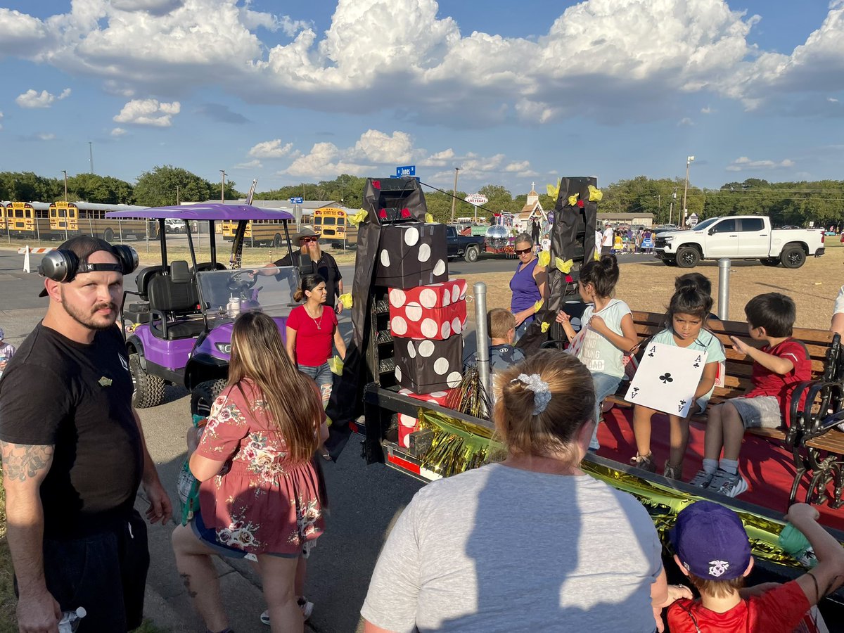 Supporting our Granbury Pirates! GISD homecoming parade! <a href="/baccuselem/">Nettie Baccus Elementary School</a> <a href="/granburyisd/">Granbury ISD</a>