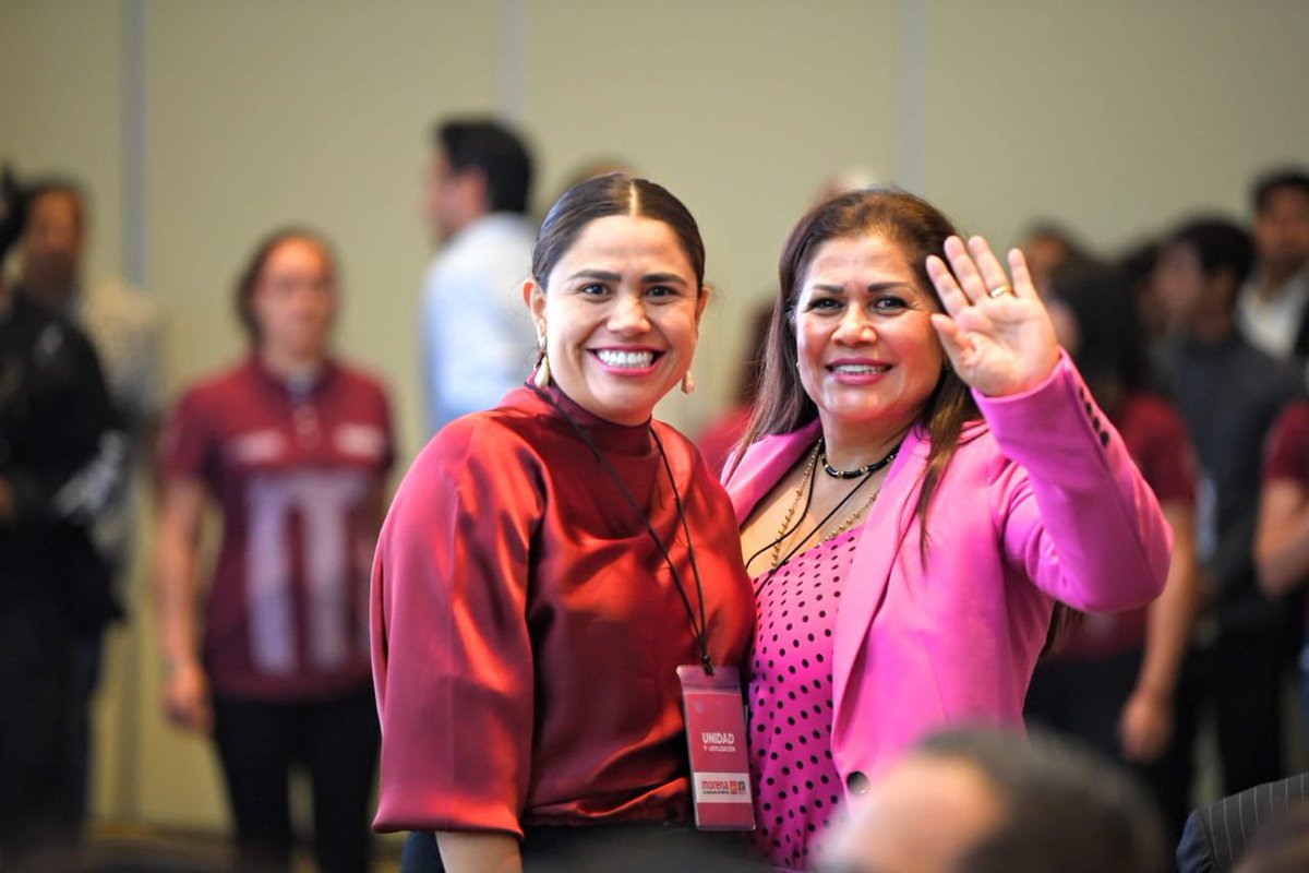 MarichuyMonreal's tweet photo. Junto a mi hija @catymonreal_, acompañamos a mi esposo @RicardoMonrealA, en los resultados de la encuesta para la elección de quien coordinará los Comités de Defensa de la Cuarta Transformación. https://t.co/tlHkMj6BQO