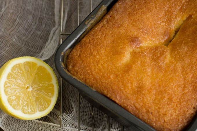 halifaxbloggers's tweet image. Lemon Bread with Lemon Glaze, an all-year-round reminder of these warm summer days, happy days... The recipe's in our archive:   

halifaxbloggers.ca/isaynomato/lem… 

#food #baking #lemonbread #recipe #howto