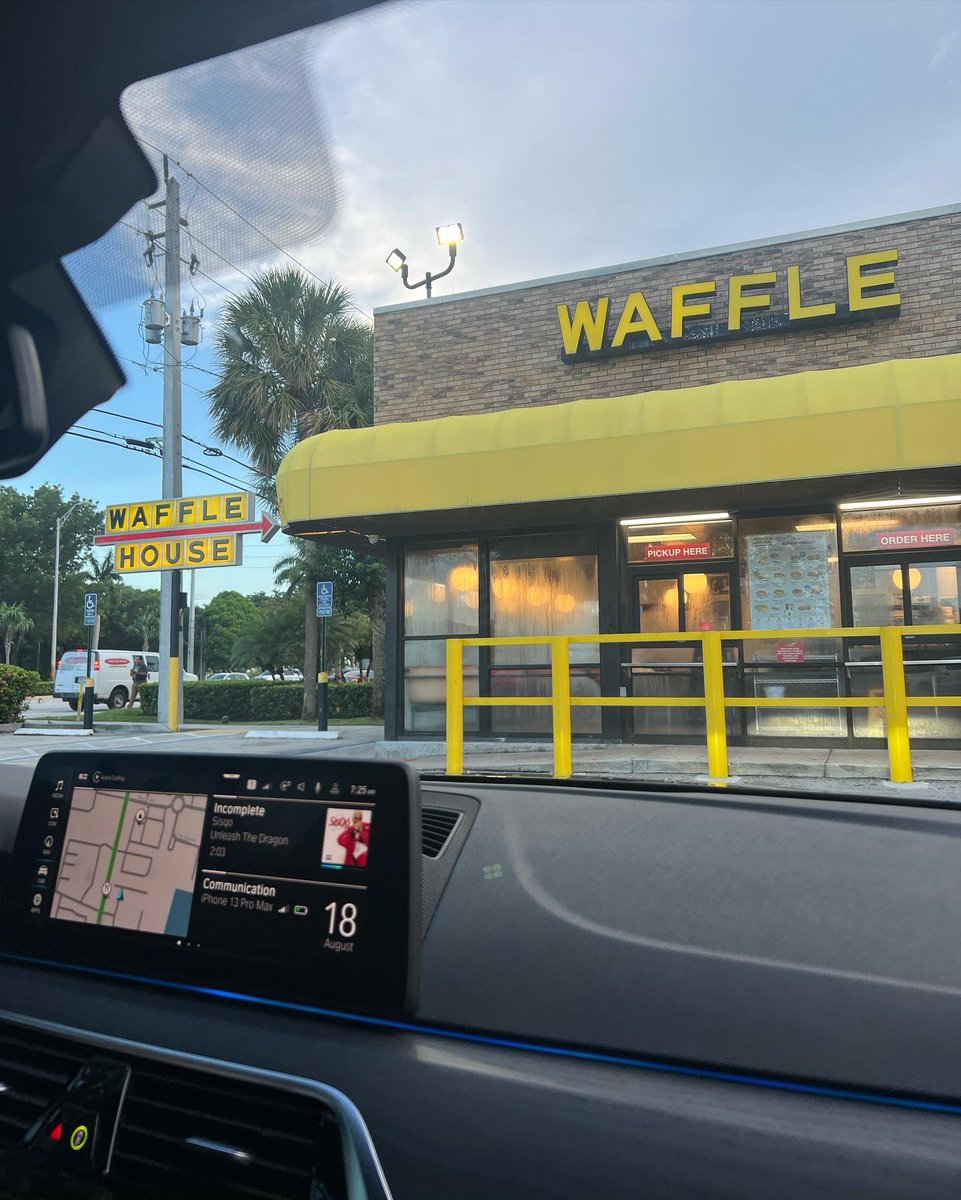 mixedblklatin's tweet photo. As soon as I land in Miami, I always go to Waffle House 😂 https://t.co/WRwA8kza0i