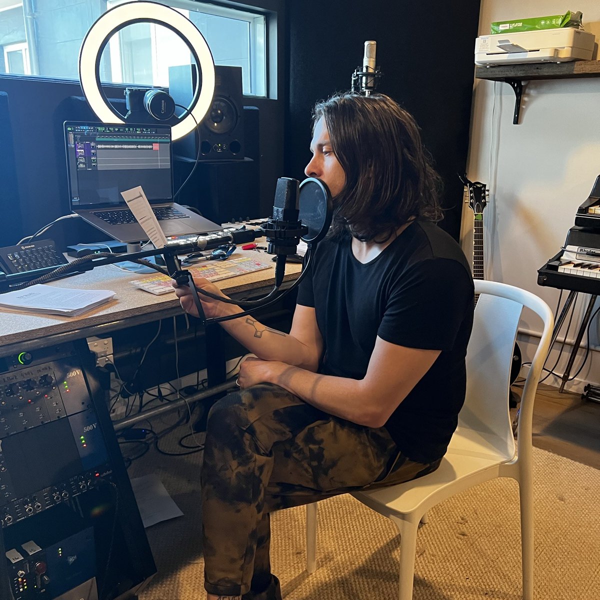 Hachette Australia Books tweet media