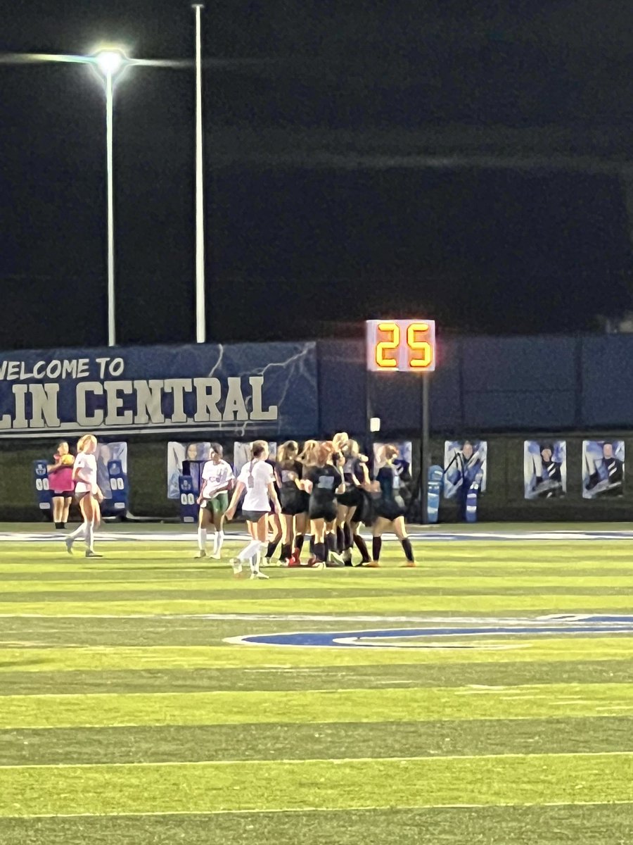 FCFlashes's tweet photo. 🥶ICE IN HER VEINS

Breece Bass with an INCREDIBLE strike with 2 SECONDS left to break the deadlock!

FLASHES WIN!

FC - 2
@ZCSeagles - 1

#weareflashes https://t.co/gqNQTDr2A9