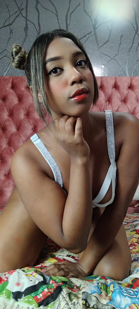 KidmanNatali's tweet photo. While you criticize me in a low voice, my success screams for me 💅🏻

#modelowebcam #nude #inlive #colombianas #porhub #modelajewebcam #camgirl #modelowebcamcolombia @CherryTV https://t.co/KQJiqr2EJw
