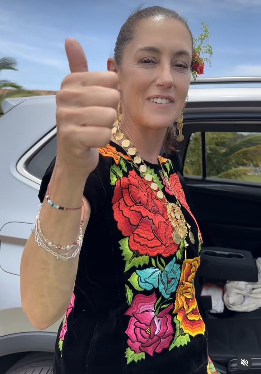 MsNoticiasOf's tweet photo. Si hoy fueran las elecciones para la presidencia del 2024. 

¿Por quién votarías? 

Xóchitl Gálvez ❤️
Claudia Sheinbaum 🔄
#ClaudiaPresidenta #XochitlGalvezPresidenta2024 https://t.co/LdJcuth2Rt