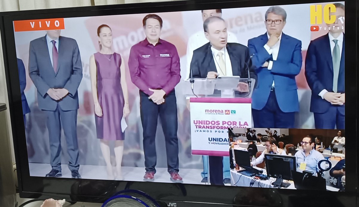 Ganó Claudia Sheimbaum!!! Bravo!! Ella seguirá los pasos de nuestro presidente AMLO.