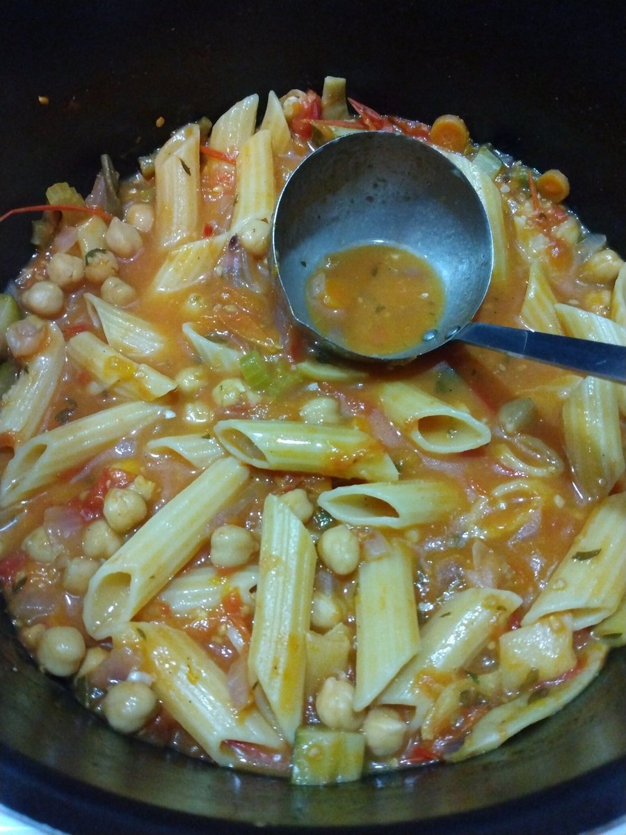 Tomato season is upon us. I've made/frozen so so so much soup and chili in the last 3 weeks. Tonight was a variation on minestrone where I used 90% recipe and 10% "whatever is in the house".

*Chef's kiss*