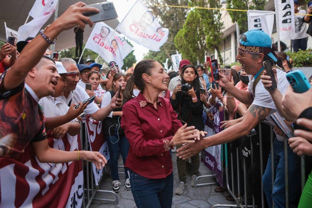 Apoyando a CLAUDIA para que sea la proxima presidenta 🫶✨️
#ClaudiaPresidenta 
#MORENA
juntos, en Unidad  haremos Historia!!!!