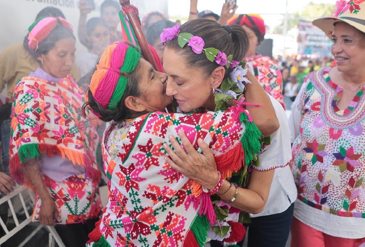 AndresCharles11's tweet photo. Todo México estamos contigo,"amor con amor y gratitud se pagan" #EsClaudia la única y mejor 👍
#ClaudiaPresidenta https://t.co/XQdSnc3ay3