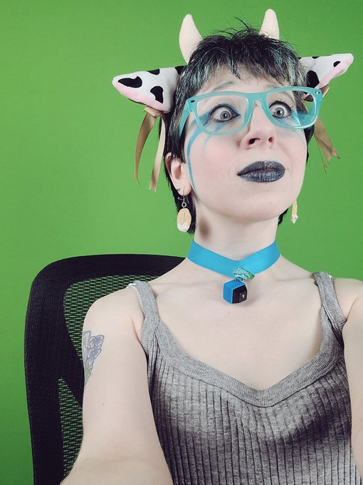 Live on Twitch !!  I keep blowing people up https://t.co/ZrTMXzZ5K5