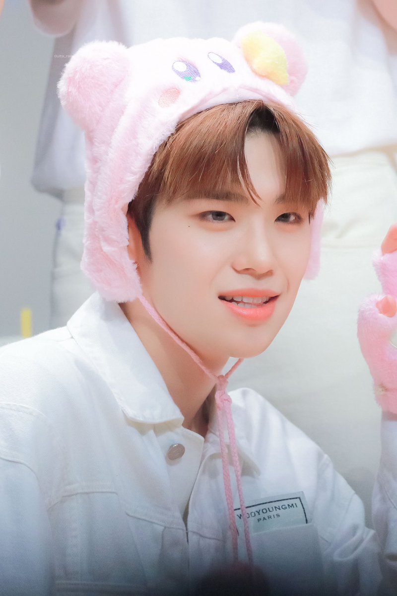 230827 뮤직아트 엠투유 팬사인회

#ZEROBASEONE #제로베이스원 #ZB1 #김태래