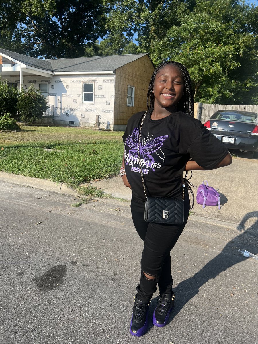 redma220's tweet photo. Day ✌🏾📚 #2ndDayOfSchool https://t.co/IvLX68TvP3