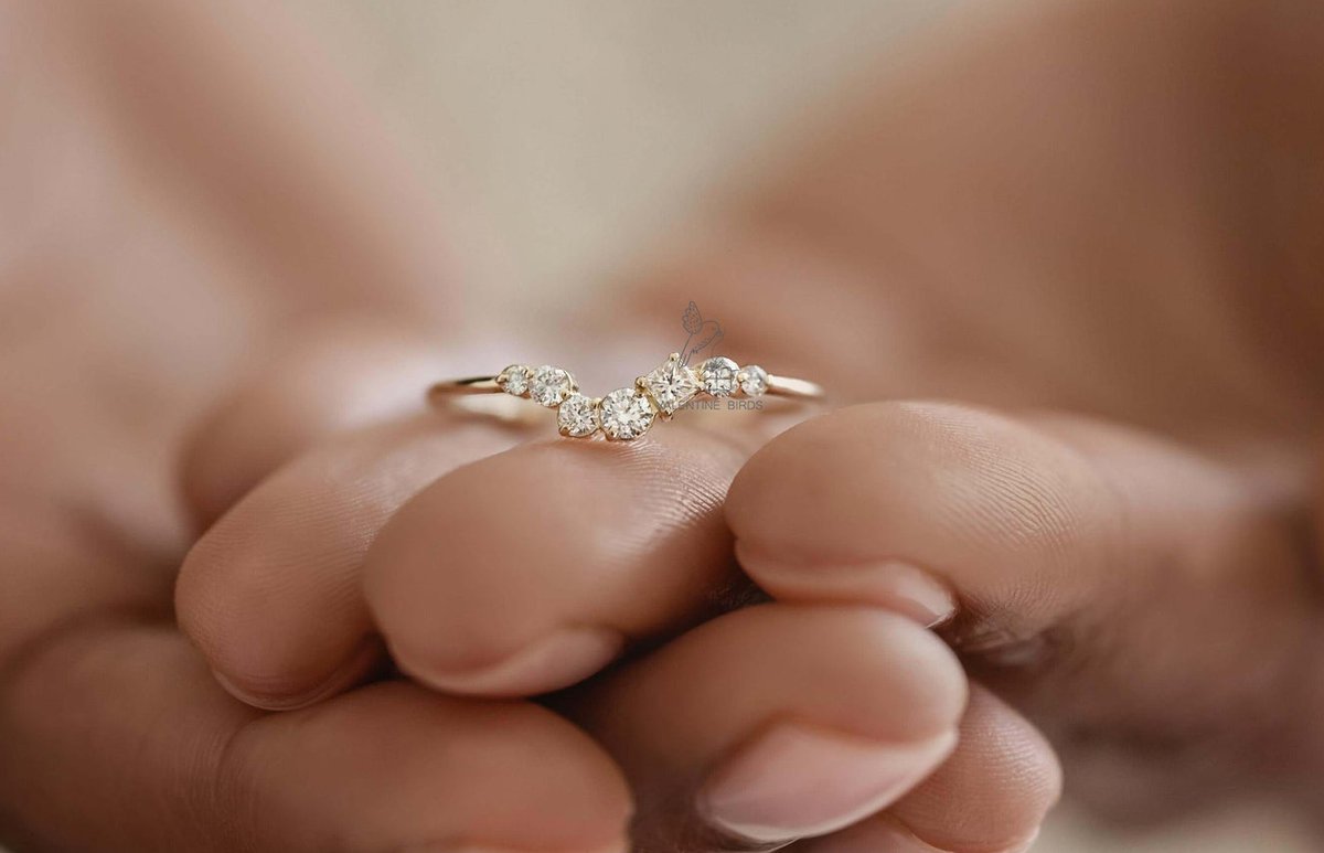 valentinebirds_'s tweet image. 14k Solid Gold Wander Ring Diamond Wedding Band for Women ,Vintage Style Wedding Band,Perfect Gift for Her
➡ Buy your order...👉Link in bio
Follow 👉Valentine Birds
#RoundDiamond #LabGrownDiamond #StackableBand #RoundCutDiamond #MatchingBandv #blackfridaysales #rounddiamondband