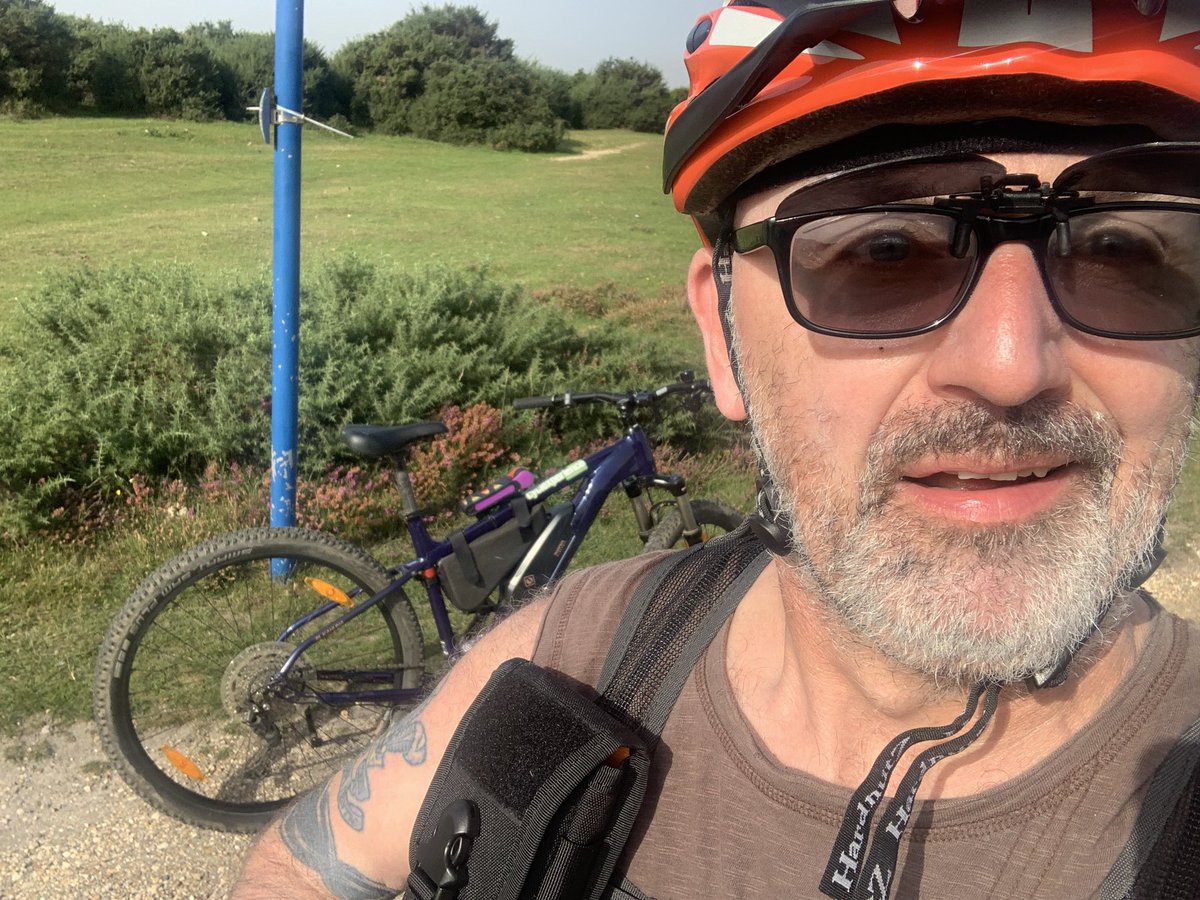 ianmorris84's tweet photo. Brilliant day cycling the New Forest #cycling #thenewforest #cyclexperience #autumn 🚴☀️👍 https://t.co/uRcrTpe7jW