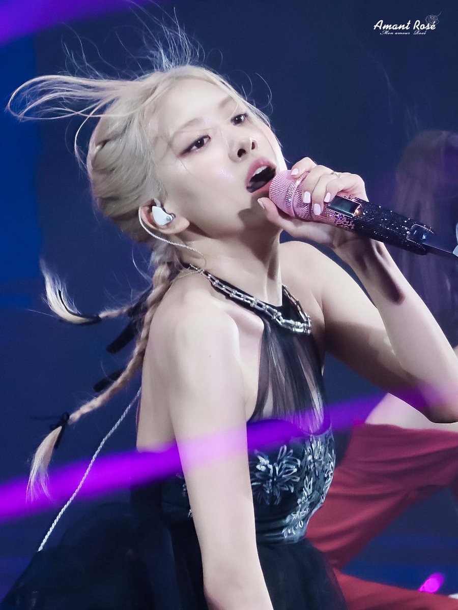 Amant_Rose_'s tweet photo. 230729
BORN PINK VIETNAM CONCERT 🖤💗
HQ

#블랙핑크 #로제    #ROSÉ    
#BLACKPINK #BORNPINK
@BLACKPINK https://t.co/fsQ2kfPPf8