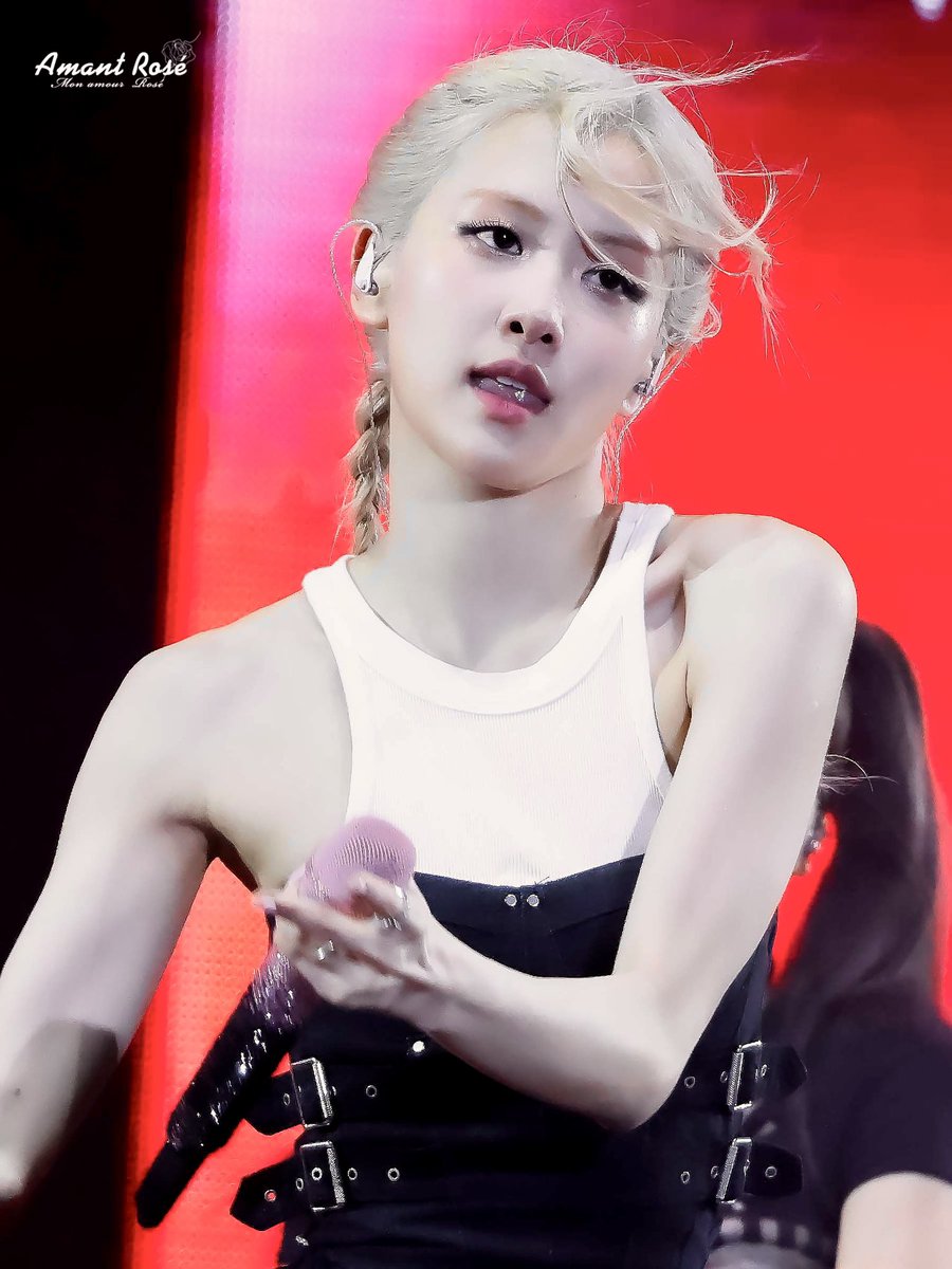 Amant_Rose_'s tweet photo. 230729
BORN PINK VIETNAM CONCERT 🖤💗
HQ

#블랙핑크 #로제    #ROSÉ    
#BLACKPINK #BORNPINK
@BLACKPINK https://t.co/3lZm2StN98
