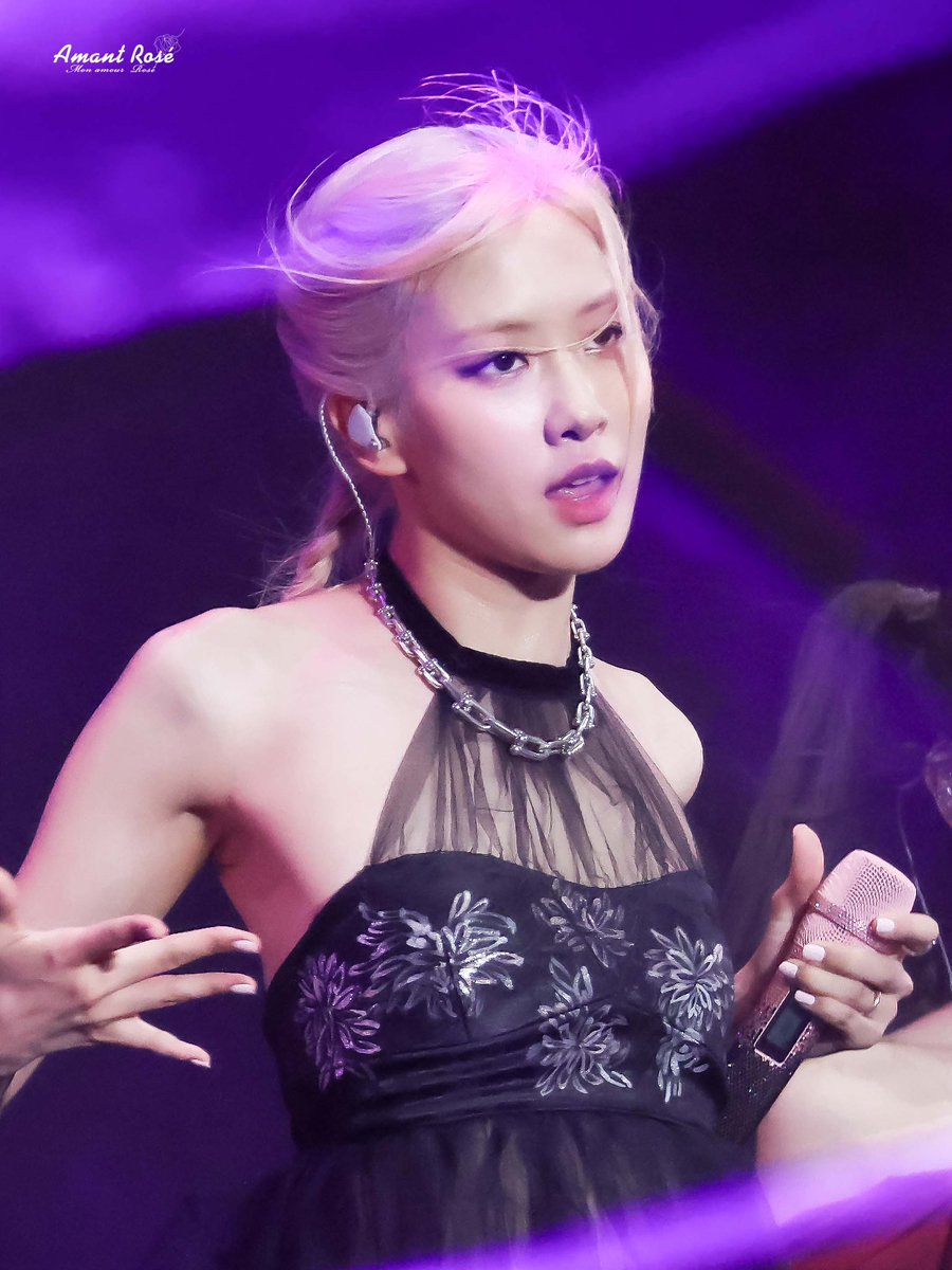 Amant_Rose_'s tweet photo. 230729
BORN PINK VIETNAM CONCERT 🖤💗
HQ

#블랙핑크 #로제    #ROSÉ    
#BLACKPINK #BORNPINK
@BLACKPINK https://t.co/1KH6uaF4t1